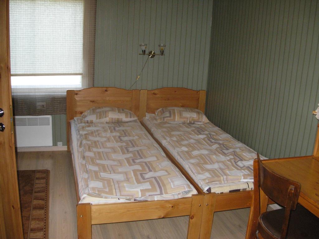 Vana Postimaja Accommodation Suure-Jaani الغرفة الصورة
